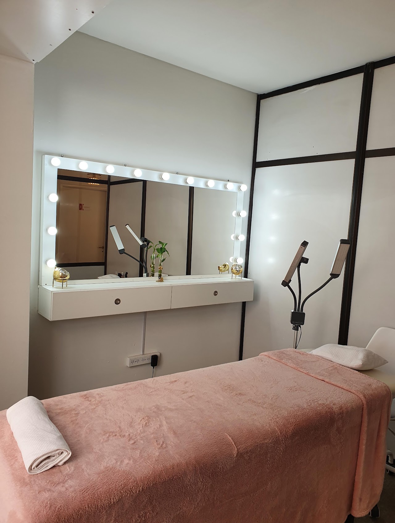 Tratamiento facial hidratante y peeling biológico